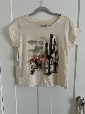 NWT Shyanne Cream Graphic Tee with Desert Cactus and Horse